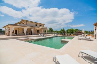 Wunderschöne Villa mit Pool und Touristenlizenz zu verkaufen